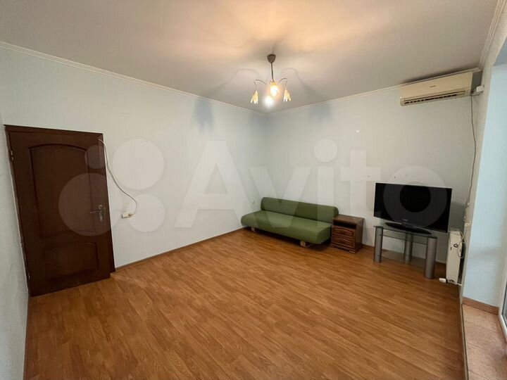 3-к. квартира, 87 м², 1/9 эт.