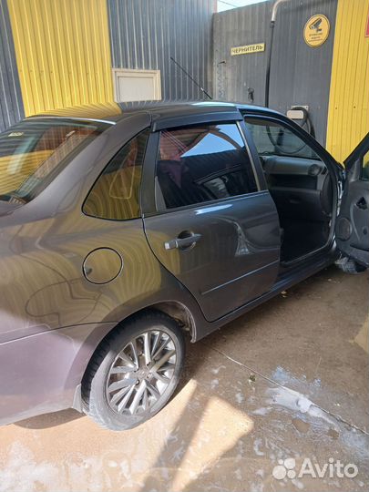 LADA Granta 1.6 МТ, 2015, 183 000 км