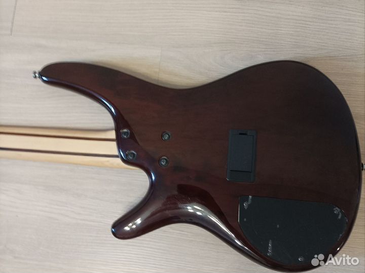 Бас гитара ibanez SR370M