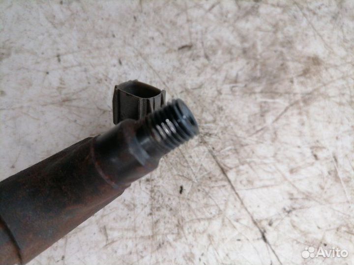 Топливная форсунка Toyota Avensis универсал D4D