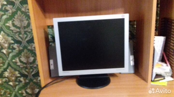 Продам Монитор samsung.- 38х32 и клавиатуру