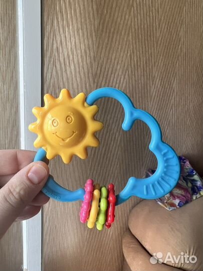 Развивающие игрушки для малышей пакетом