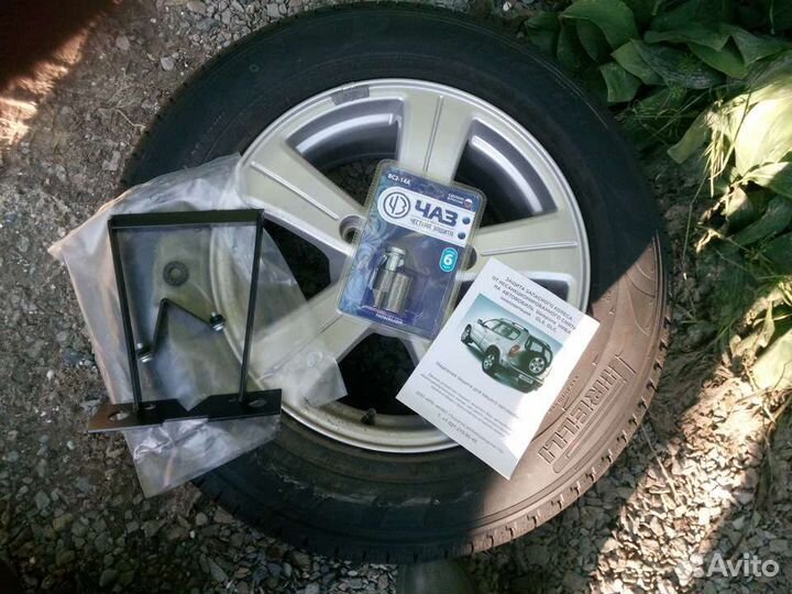 Защита запасного колеса niva-chevrolet-Travel