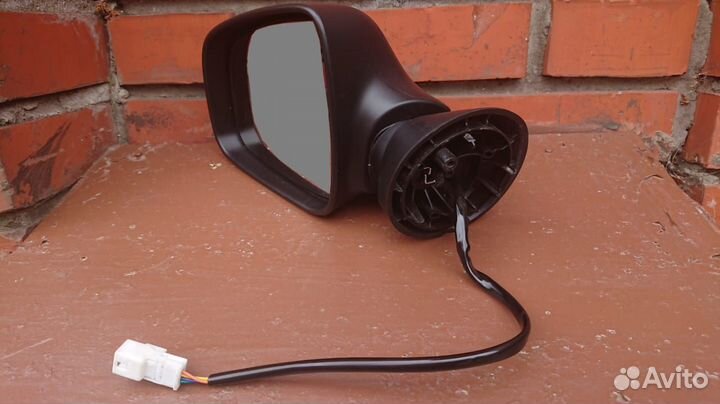 Боковое левое зеркало электрическое