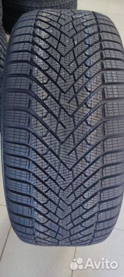 Pirelli Cinturato Winter 2 215/55 R17 98V