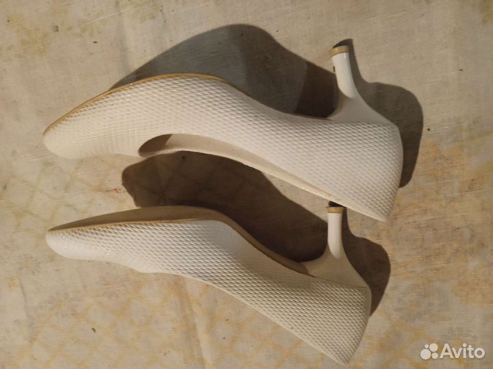 Белые туфли