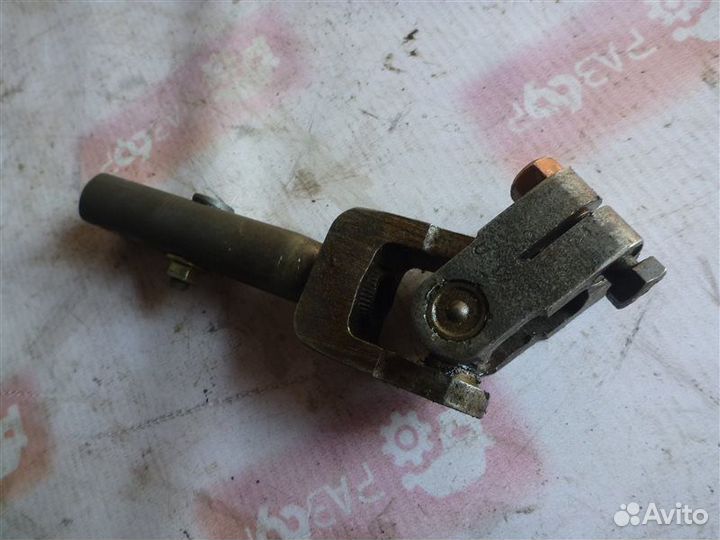 Рулевой карданчик верхний Volkswagen Passat B4 ADY