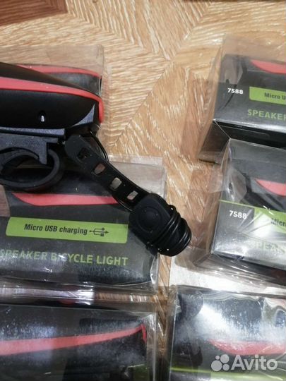 Фонарь для велосипеда с сигналом