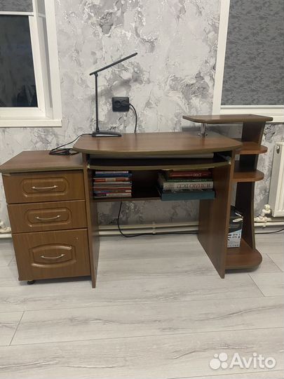 Стол письменный