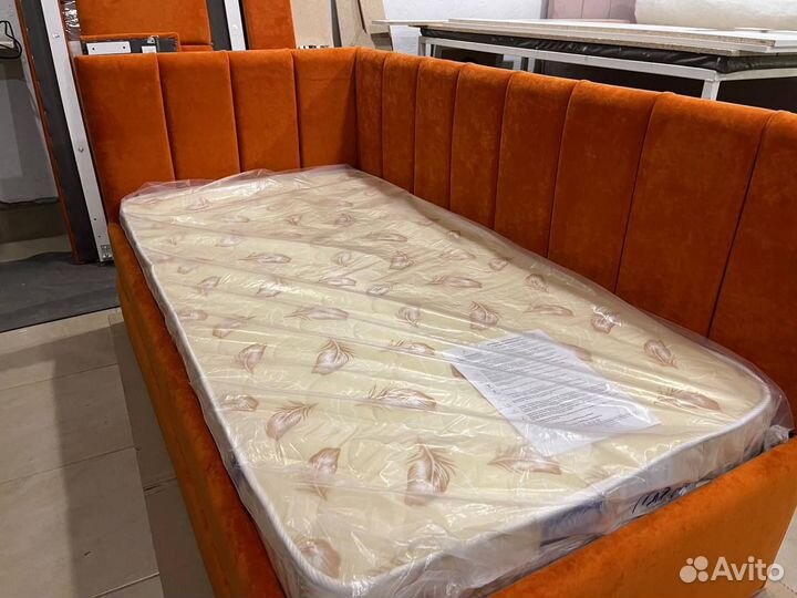 Мягкая кровать Викки с ящиком