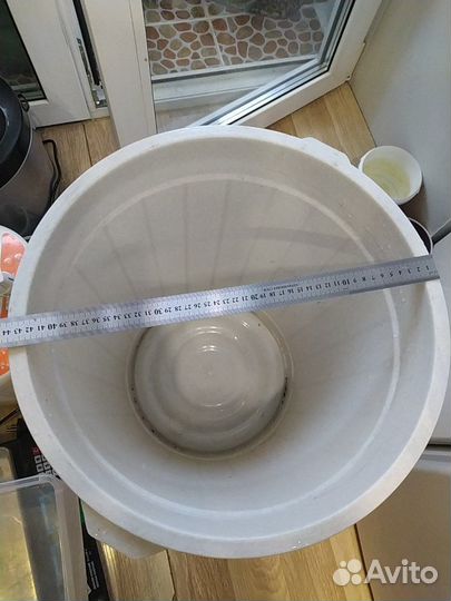 Большой мусорный бак