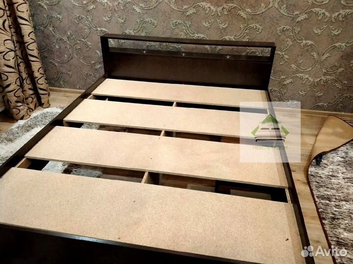 Кровать двуспальная