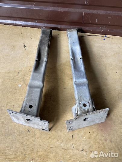 Кронштейн усилителя peugeot 308