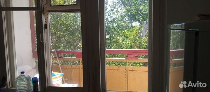 2 окна с дверями и стеклами. Может кому нужно