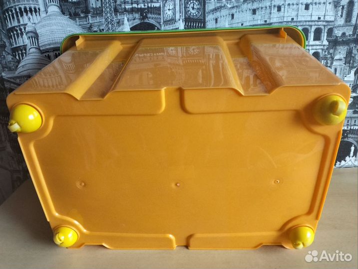 Ящик пластиковый с крышкой для игрушек