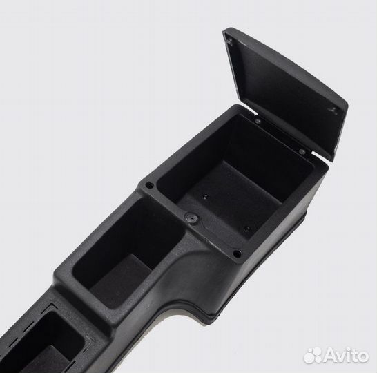 Подлокотник ваз 2110, 2112, 2111 новый