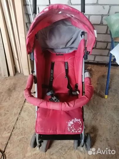 Прогулочная коляска