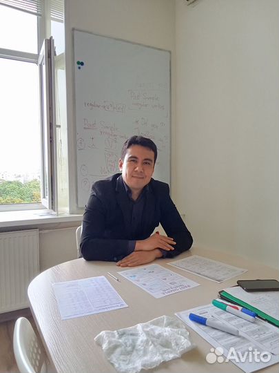 Преподаватель английского языка