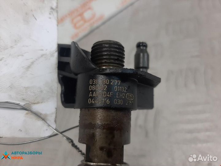 Форсунка Volkswagen Passat B6 2008 03L130277