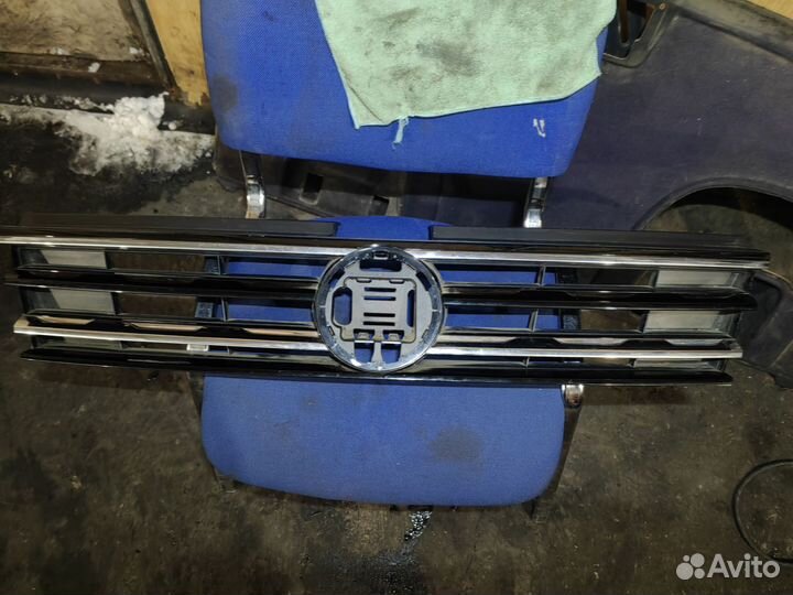 Решетка радиатора Volkswagen Tiguan 5NA853653B