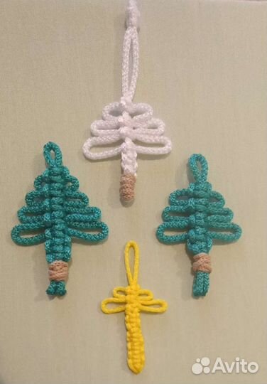 Ёлочка, стрекоза на ёлку