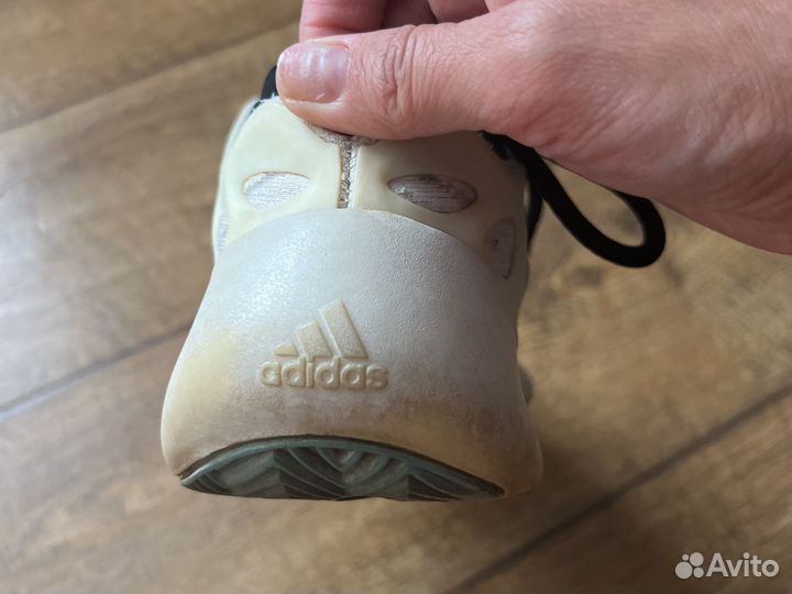 Кроссовки adidas унисекс