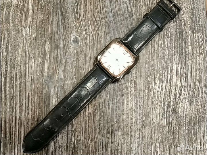 Часы Спутник