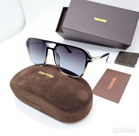 Солнцезащитные очки TOM ford
