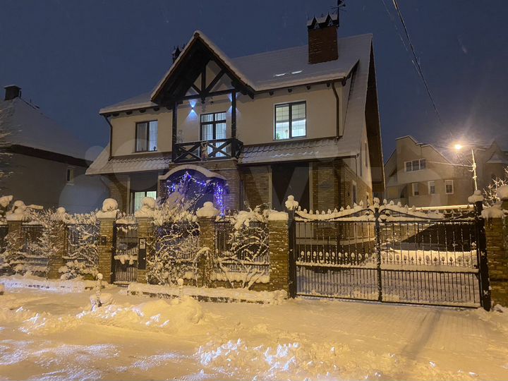 Дом 520 м² на участке 7,4 сот.