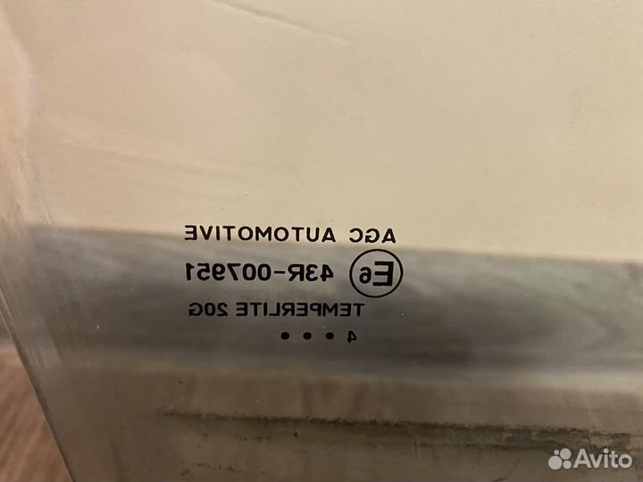 Стекло на mitsubishi outlander 3