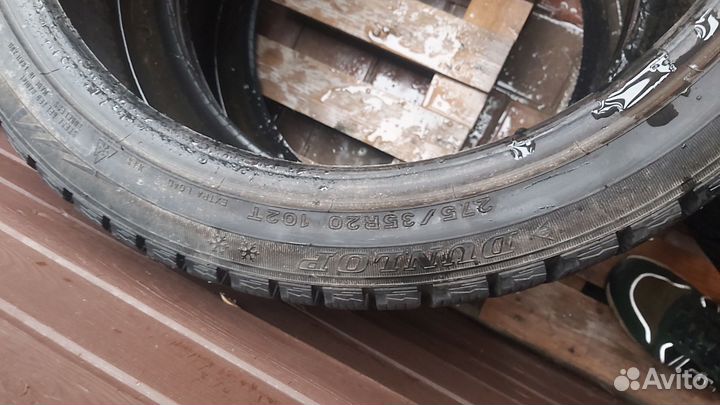 Dunlop SP Winter Ice 02 245/40 R20 и 275/35 R20