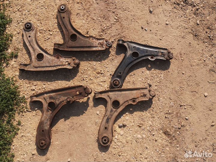 Рычаг Golf 2 правый, левый