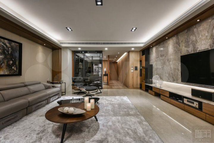 2-к. квартира, 80 м², 8/18 эт.