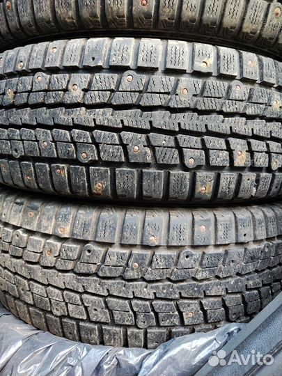 Dunlop SP Winter Ice 01 205/60 R16