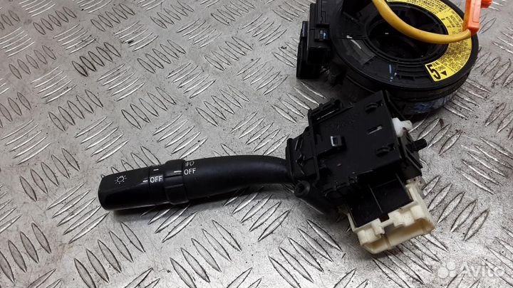 Переключатель поворотов подрулевой Toyota Corolla