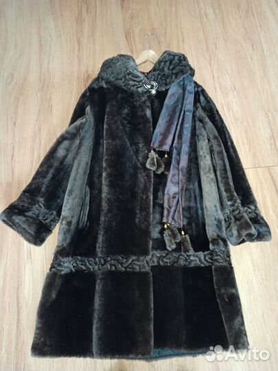 Шуба мутоновая с капюшоном