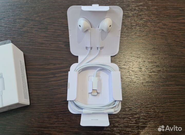 Наушники EarPods lightning