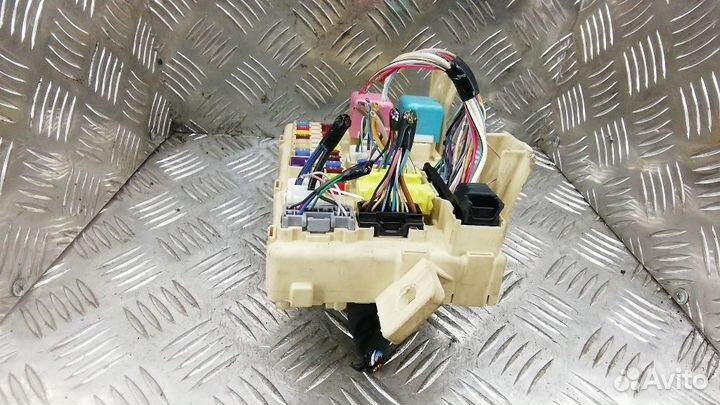 Блок предохранителей Toyota Corolla Verso