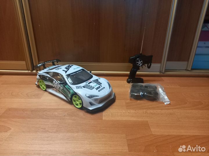 Машинка на радио управлении (дрифт)