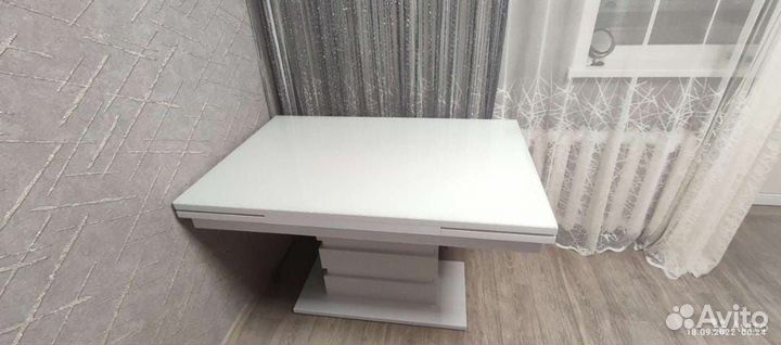 Стол кухонный