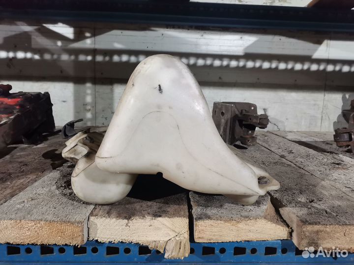 Бачок омывателя лобового стекла Renault Premium