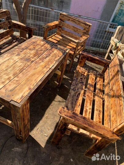 Садовая уличная мебель