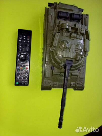 Детские игрушки танк