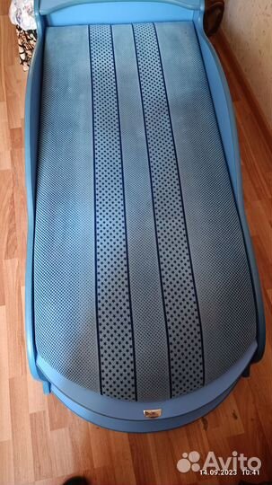 Детская кровать машинка