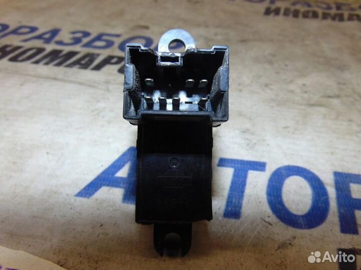 Кнопка стеклоподъемника для Nissan Primera 3 2002