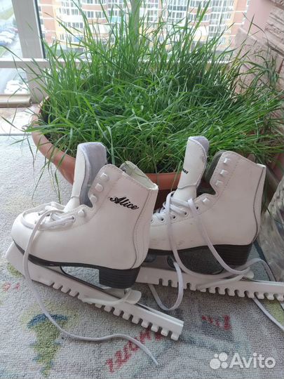 Коньки фигурные детские размер 30 натуральная кожа