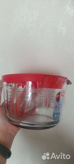 Мерный кувшин pyrex с крышкой