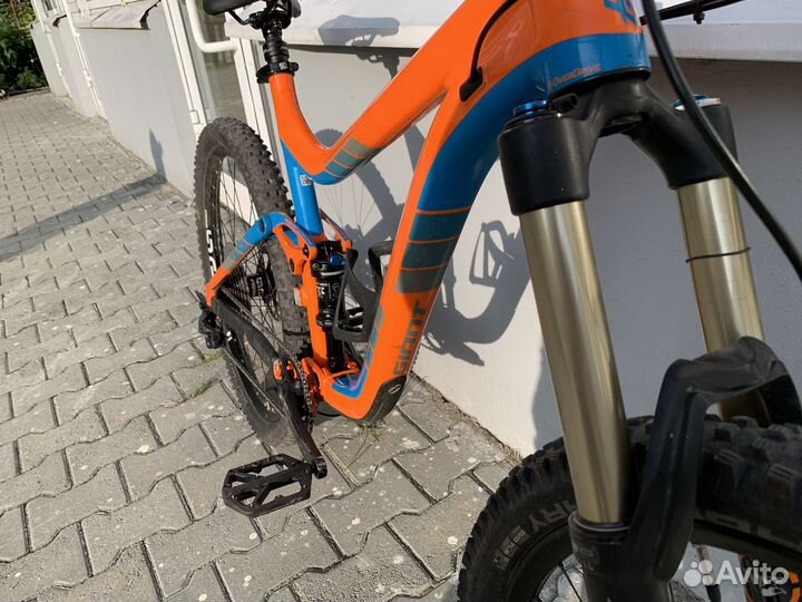 Горный велосипед Giant Reign 27.5 160mm