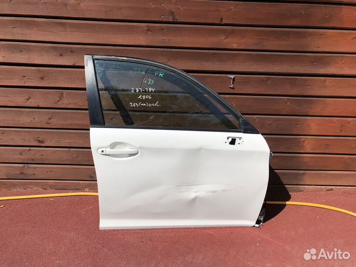 Водительская дверь Corolla Axio