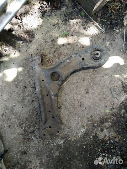 Рычаг передний левый фольцваген поло 2011